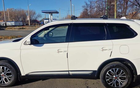 Mitsubishi Outlander III рестайлинг 3, 2015 год, 2 150 000 рублей, 6 фотография