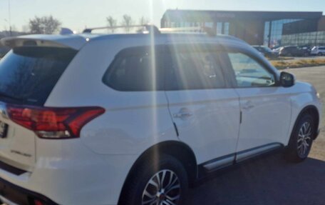 Mitsubishi Outlander III рестайлинг 3, 2015 год, 2 150 000 рублей, 5 фотография