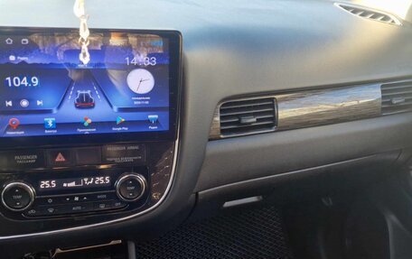 Mitsubishi Outlander III рестайлинг 3, 2015 год, 2 150 000 рублей, 24 фотография