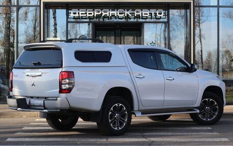 Mitsubishi L200 IV рестайлинг, 2021 год, 2 795 000 рублей, 2 фотография