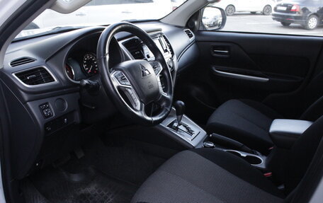 Mitsubishi L200 IV рестайлинг, 2021 год, 2 795 000 рублей, 7 фотография