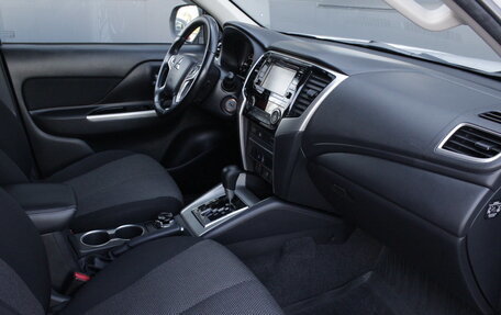 Mitsubishi L200 IV рестайлинг, 2021 год, 2 795 000 рублей, 10 фотография