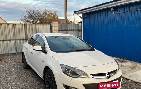Opel Astra J, 2013 год, 895 000 рублей, 2 фотография