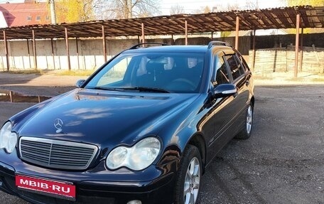 Mercedes-Benz C-Класс, 2004 год, 810 000 рублей, 1 фотография