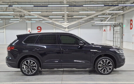 Volkswagen Touareg III, 2019 год, 4 999 000 рублей, 8 фотография