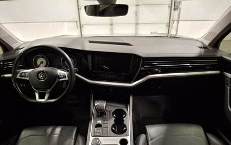 Volkswagen Touareg III, 2019 год, 4 999 000 рублей, 18 фотография