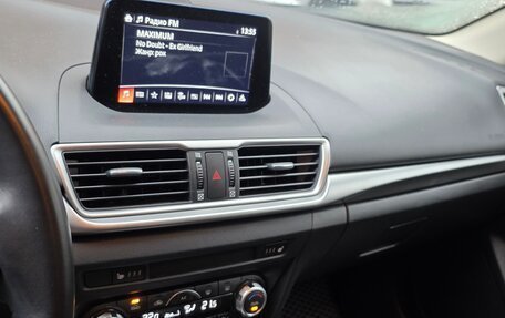 Mazda 3, 2018 год, 1 600 000 рублей, 11 фотография