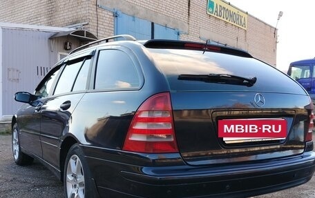 Mercedes-Benz C-Класс, 2004 год, 810 000 рублей, 3 фотография