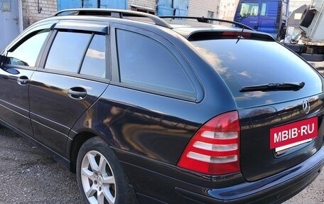 Mercedes-Benz C-Класс, 2004 год, 810 000 рублей, 4 фотография