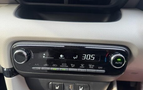 Toyota Yaris, 2021 год, 1 030 777 рублей, 10 фотография