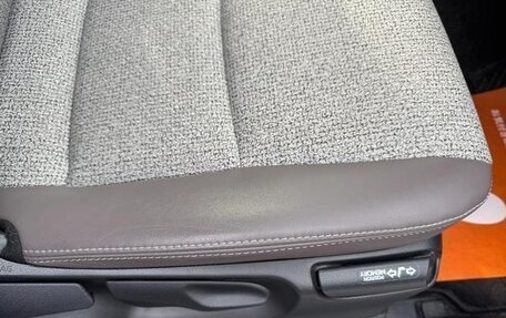 Toyota Yaris, 2021 год, 1 030 777 рублей, 13 фотография