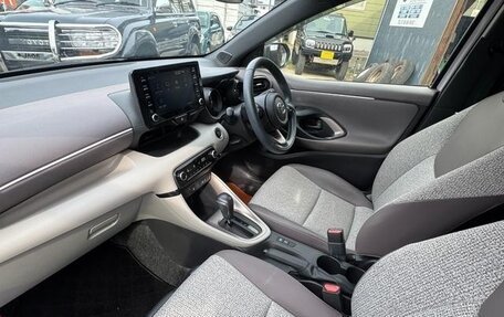 Toyota Yaris, 2021 год, 1 030 777 рублей, 15 фотография