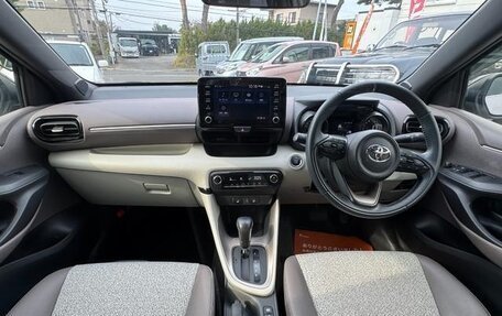 Toyota Yaris, 2021 год, 1 030 777 рублей, 23 фотография