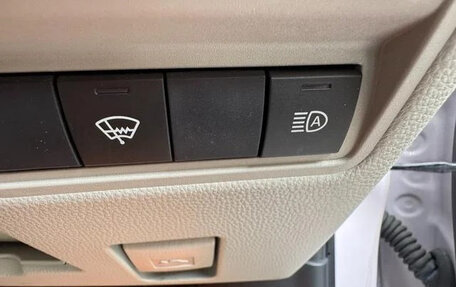 Toyota Yaris, 2021 год, 1 030 777 рублей, 20 фотография