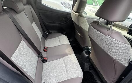 Toyota Yaris, 2021 год, 1 030 777 рублей, 24 фотография