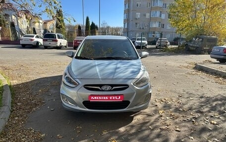 Hyundai Solaris II рестайлинг, 2013 год, 850 000 рублей, 1 фотография