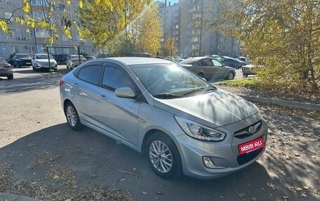 Hyundai Solaris II рестайлинг, 2013 год, 850 000 рублей, 2 фотография