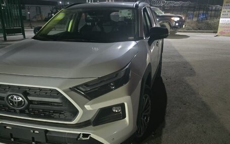 Toyota RAV4, 2025 год, 3 800 000 рублей, 3 фотография