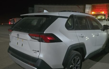 Toyota RAV4, 2025 год, 3 800 000 рублей, 4 фотография