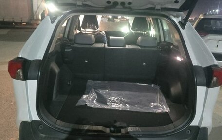 Toyota RAV4, 2025 год, 3 800 000 рублей, 6 фотография