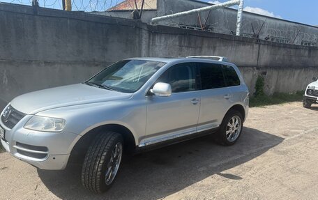 Volkswagen Touareg III, 2004 год, 750 000 рублей, 2 фотография