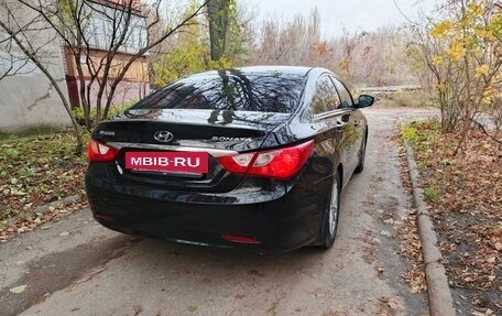 Hyundai Sonata VI, 2011 год, 690 000 рублей, 3 фотография