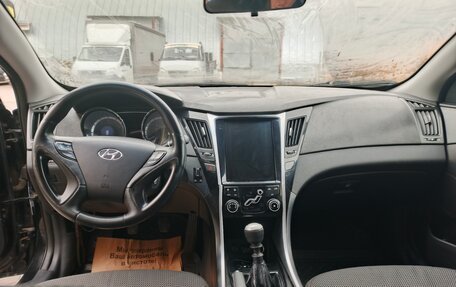 Hyundai Sonata VI, 2011 год, 690 000 рублей, 6 фотография