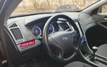 Hyundai Sonata VI, 2011 год, 690 000 рублей, 5 фотография