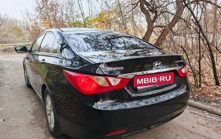 Hyundai Sonata VI, 2011 год, 690 000 рублей, 4 фотография