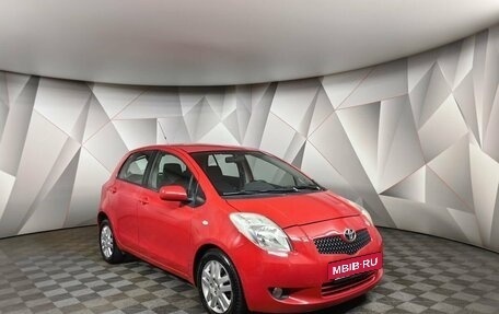 Toyota Yaris III рестайлинг, 2007 год, 573 000 рублей, 3 фотография