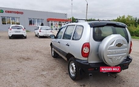 Chevrolet Niva I рестайлинг, 2003 год, 260 000 рублей, 5 фотография