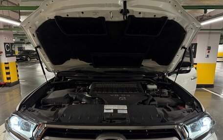 Toyota Land Cruiser 200, 2018 год, 8 200 000 рублей, 7 фотография