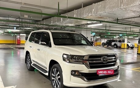 Toyota Land Cruiser 200, 2018 год, 8 200 000 рублей, 2 фотография