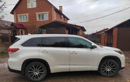 Toyota Highlander III, 2018 год, 2 750 000 рублей, 2 фотография
