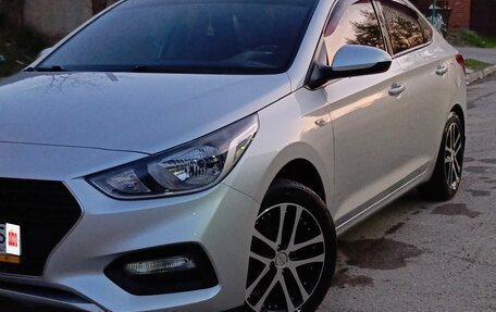 Hyundai Solaris II рестайлинг, 2017 год, 1 300 000 рублей, 2 фотография