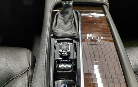 Volvo XC90 II рестайлинг, 2016 год, 3 082 000 рублей, 13 фотография