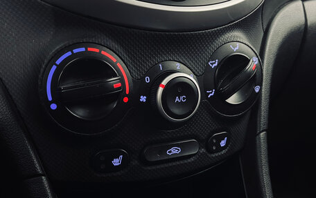 Hyundai Solaris II рестайлинг, 2011 год, 690 000 рублей, 14 фотография