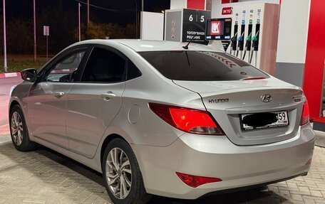 Hyundai Solaris II рестайлинг, 2015 год, 800 000 рублей, 5 фотография