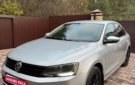 Volkswagen Jetta VI, 2015 год, 1 220 000 рублей, 2 фотография