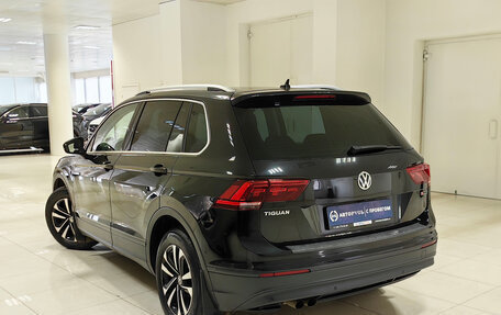 Volkswagen Tiguan II, 2019 год, 2 599 000 рублей, 2 фотография