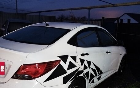 Hyundai Solaris II рестайлинг, 2014 год, 750 000 рублей, 2 фотография