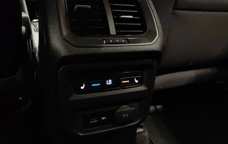 Volkswagen Tiguan II, 2019 год, 2 599 000 рублей, 14 фотография