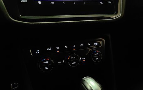 Volkswagen Tiguan II, 2019 год, 2 599 000 рублей, 12 фотография