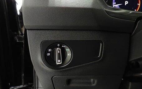 Volkswagen Tiguan II, 2019 год, 2 599 000 рублей, 18 фотография