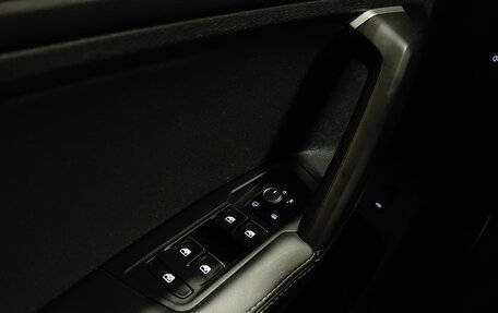 Volkswagen Tiguan II, 2019 год, 2 599 000 рублей, 19 фотография