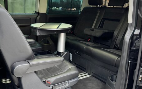 Volkswagen Multivan T6 рестайлинг, 2017 год, 4 150 000 рублей, 22 фотография