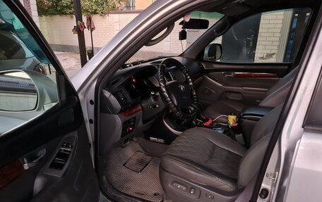 Toyota Land Cruiser Prado 120 рестайлинг, 2004 год, 1 900 000 рублей, 15 фотография