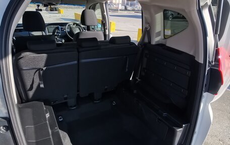 Honda Freed II, 2016 год, 1 599 000 рублей, 9 фотография