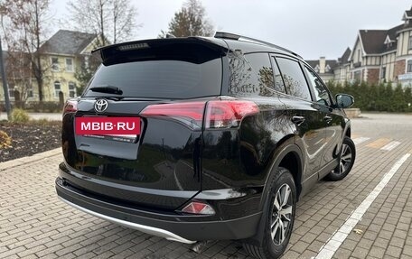 Toyota RAV4, 2017 год, 2 000 000 рублей, 3 фотография