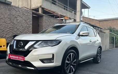 Nissan Rogue II, 2018 год, 2 100 000 рублей, 1 фотография
